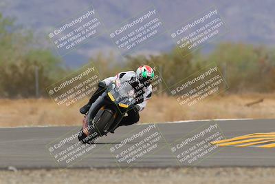 media/Sep-10-2022-SoCal Trackdays (Sat) [[a5bf35bb4a]]/Turn 6 (1140am)/